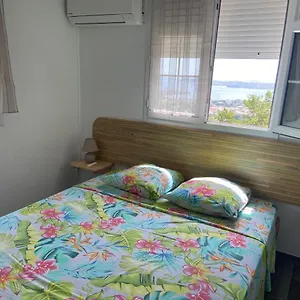 Sur Morne Ventile Avec Vue Mer En Martinique , Le Robert Martinique